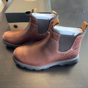 UGG men's Brown Leather Boots